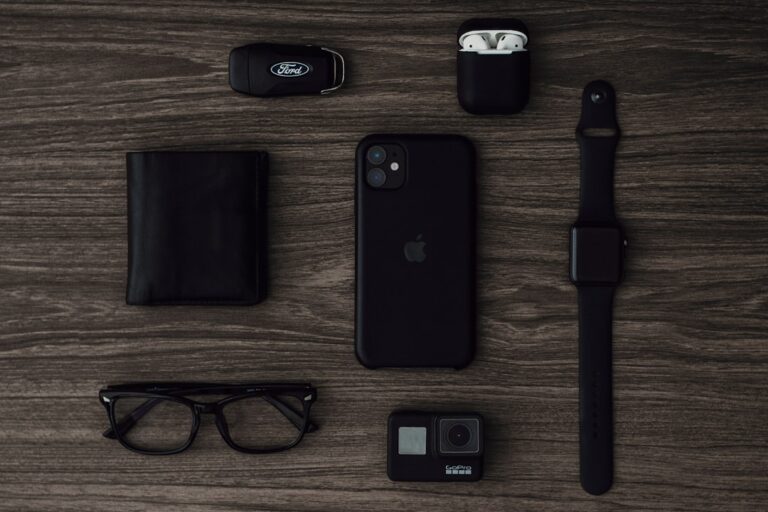 Maximize Comfort: The Best Travel Gadgets for Long Journeys